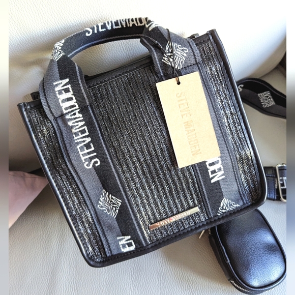 ๐ค Steve Madden Black Straw Bag ๐ค - Picture 5 of 7